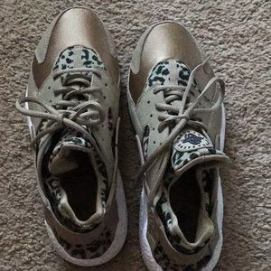 Nike leopard sneakers
